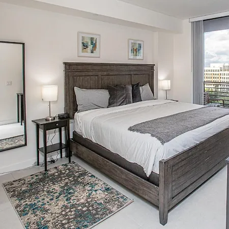 Luxury 2Bd Apartment In Downtown Doral